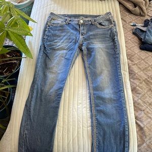 Cute pockets nice color.